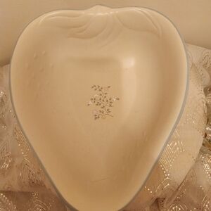 Pfaltzgraff Remembrance Heart-Shaped Dish in Cream